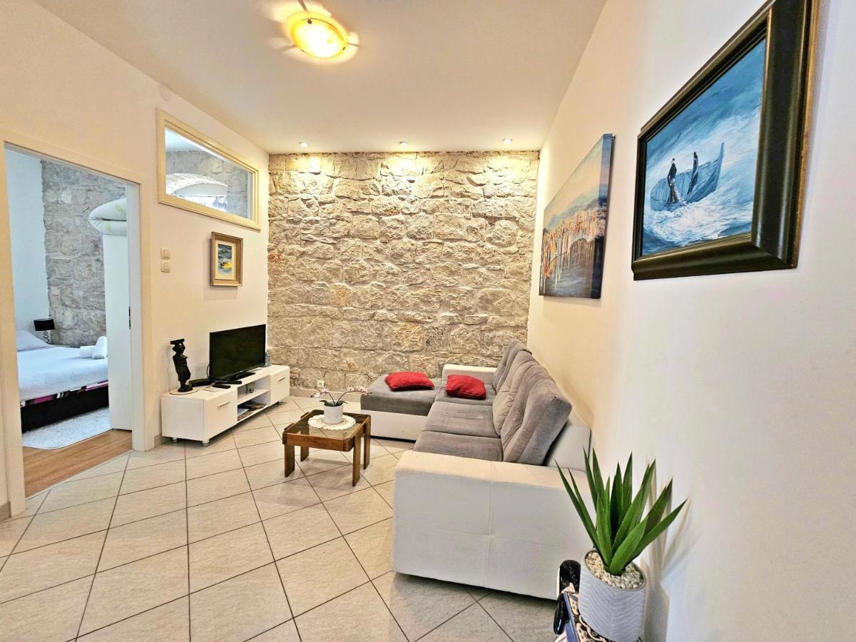 Apartments Moni Split Eksteriør bilde